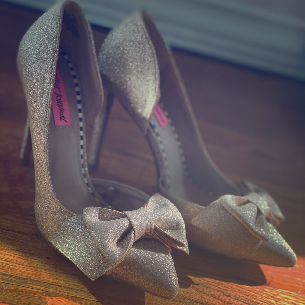 Betsey Johnson Golden heels
